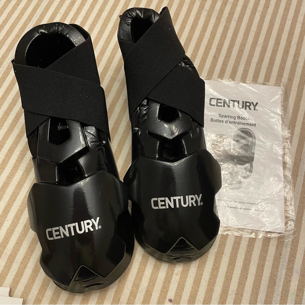 Century Sparring Boots P2 Kicks